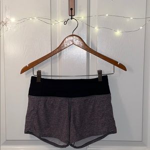LULULEMON GRAY RUNNING SHORTS